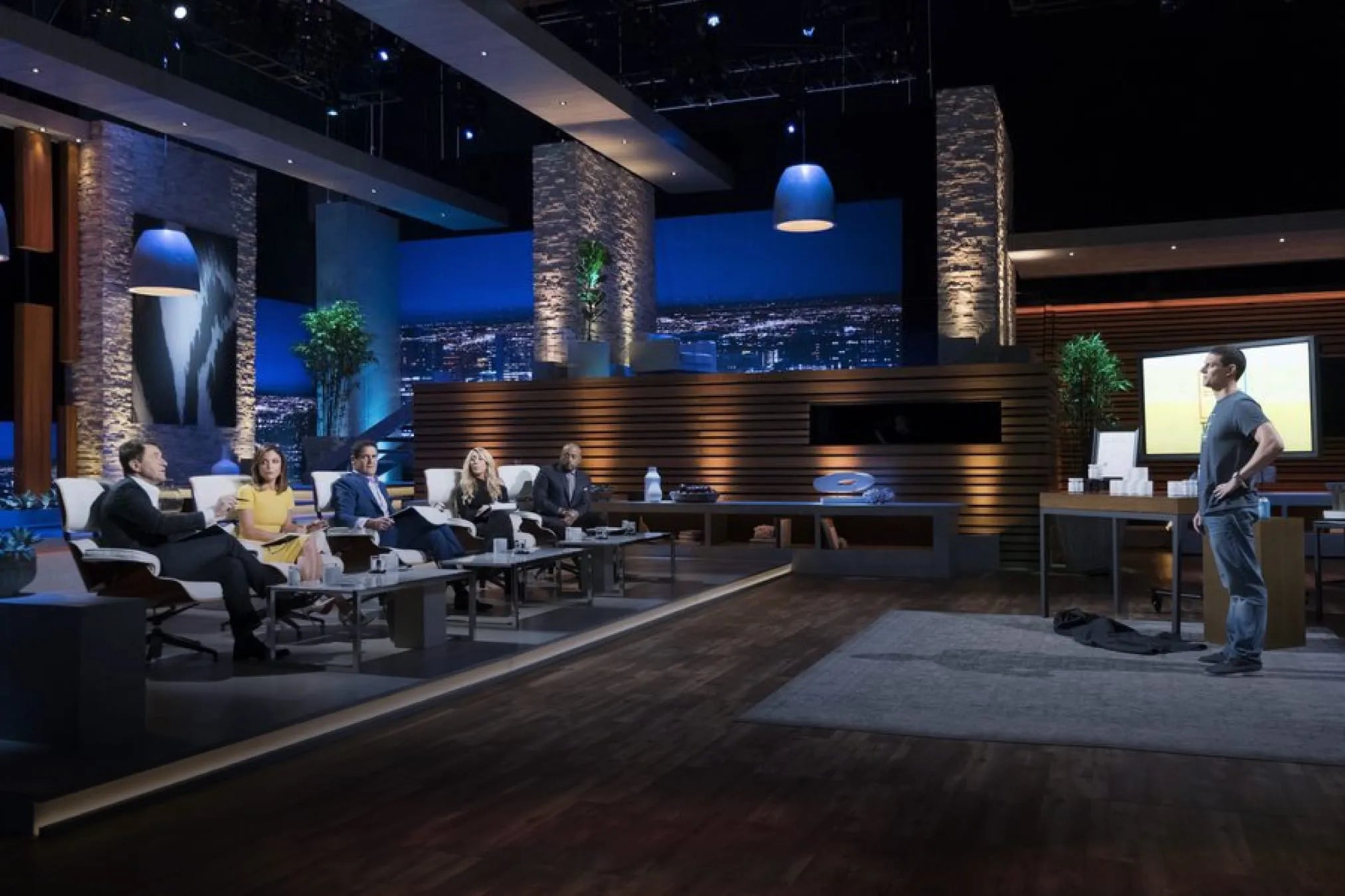 Screenshot of the Shark Tank Presentation Room
